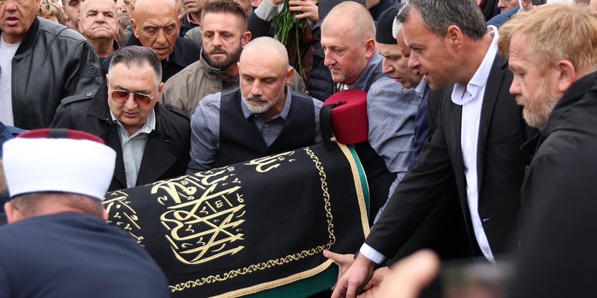 Sahranjen Halid Bešlić