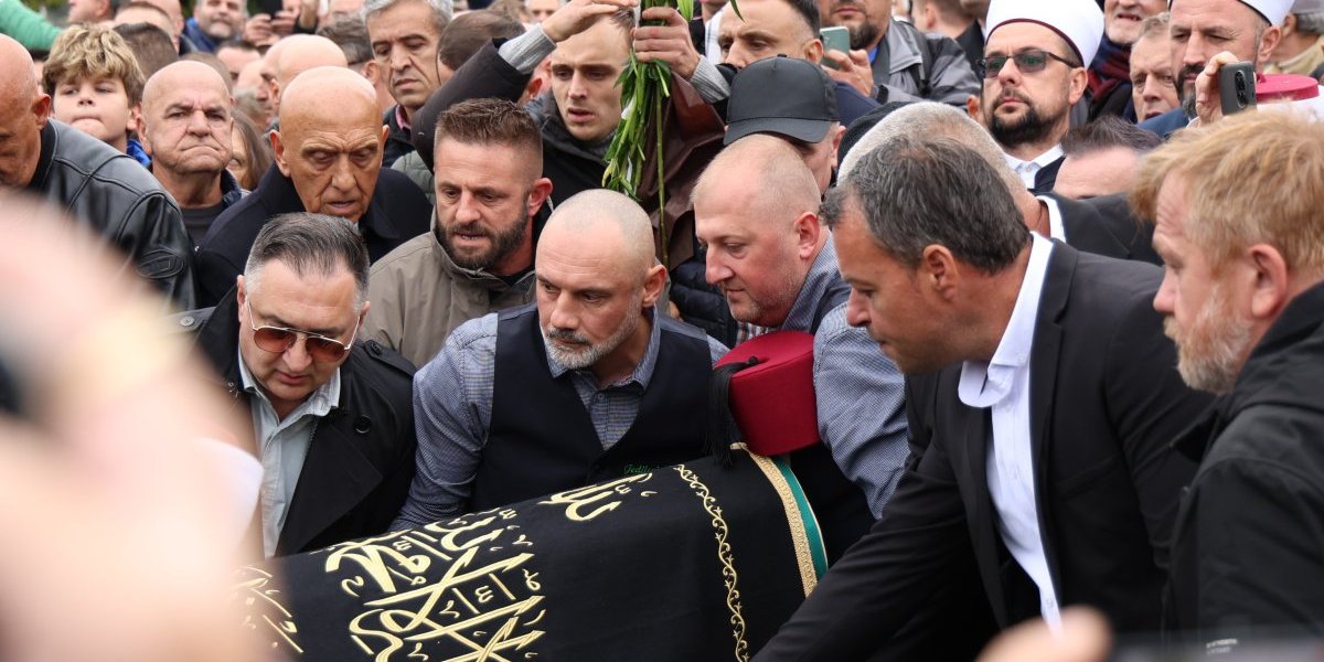 Sahranjen Halid Bešlić