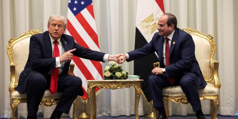 Tramp sleteo u Kairo: Sve oči uprte u samit koji menja sve (VIDEO)