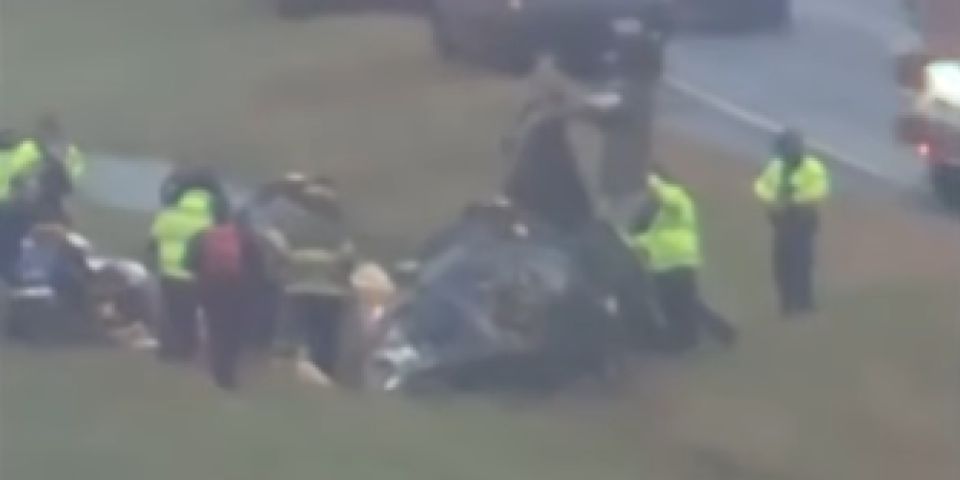 Drama u Americi: Avion pao usred jutarnjeg saobraćaja - Nema preživelih (VIDEO)