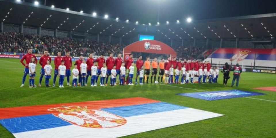 Skandalozno divljanje! Prvi čovek albanskog fudbala i potpredsednik UEFA lomio svlačionicu u Leskovcu (VIDEO)
