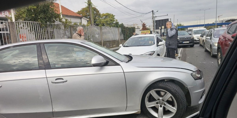 Haos na autoputu! Saobraćajka na ovom mestu je paralisala saobraćaj! (FOTO/VIDEO)