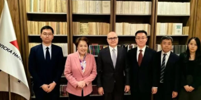 Predsednik SNS i savetnik predsednika Srbije Miloš Vučević sastao se danas sa direktorkom Kineskog instituta za međunarodne studije