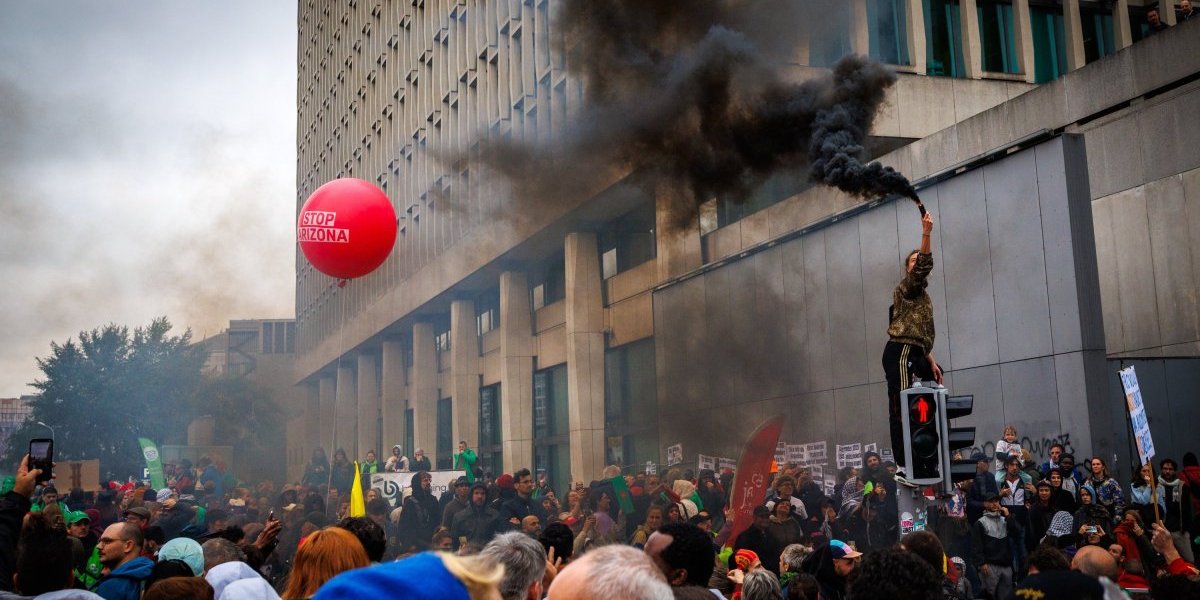 Strašne scene iz Brisela: Demonstranti se sukobili sa policijom - ima povređenih (VIDEO)
