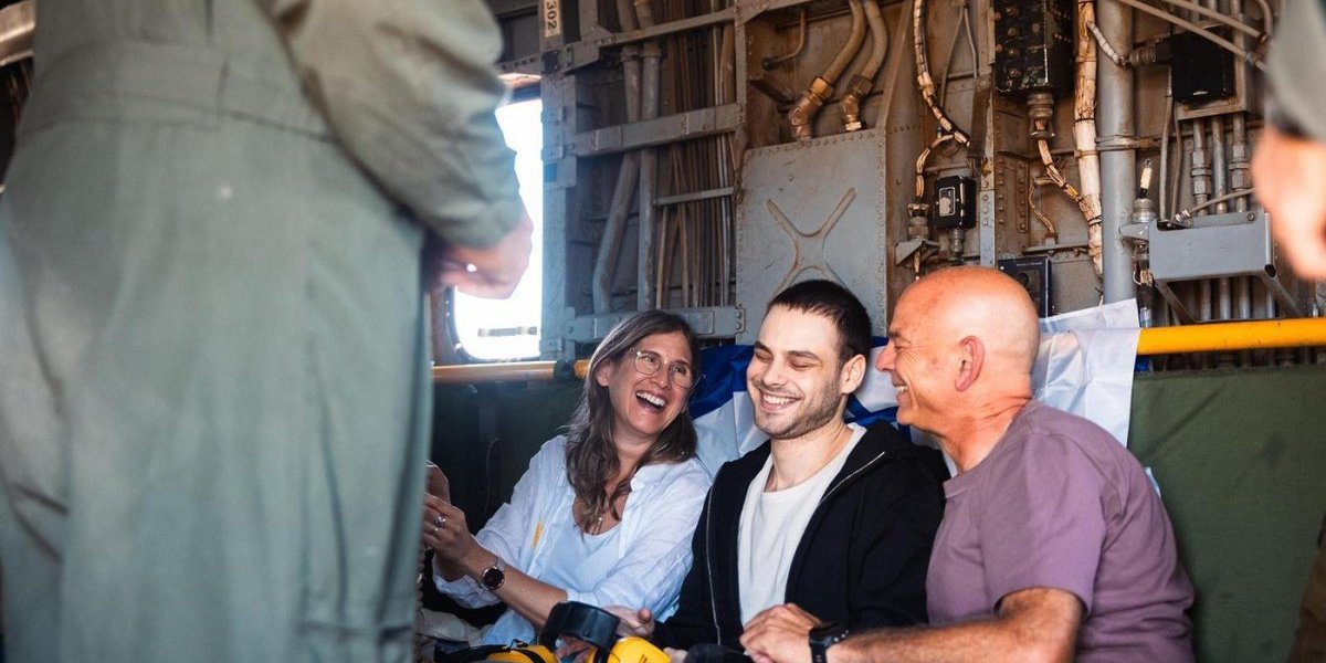 Alon Ohel sa roditeljima