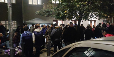 Blokaderi već više od 10 meseci maltretiraju građane svojim protestima koji zaustavljaju saobraćaj na prometnim ulicama, a za to vreme su postali i prilično opsednuti jednom stvari - Informerom.