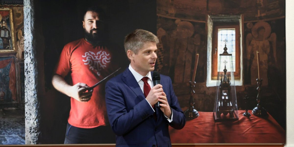 Otvorena izložba ''Susreti sa poslednjim Srbima na Kosovu" u Parizu