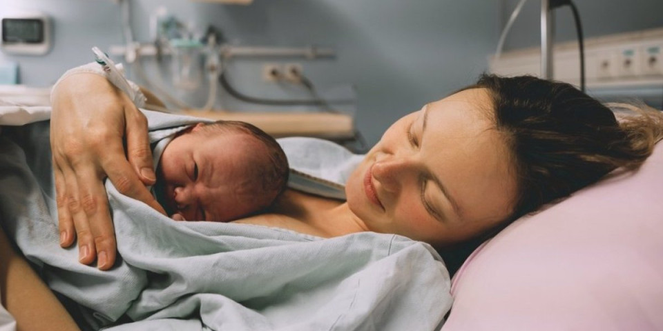 Prelep prizor u Svilajncu: Nisu ginekolozi, ali poziv nisu mogli da odbiju (FOTO)