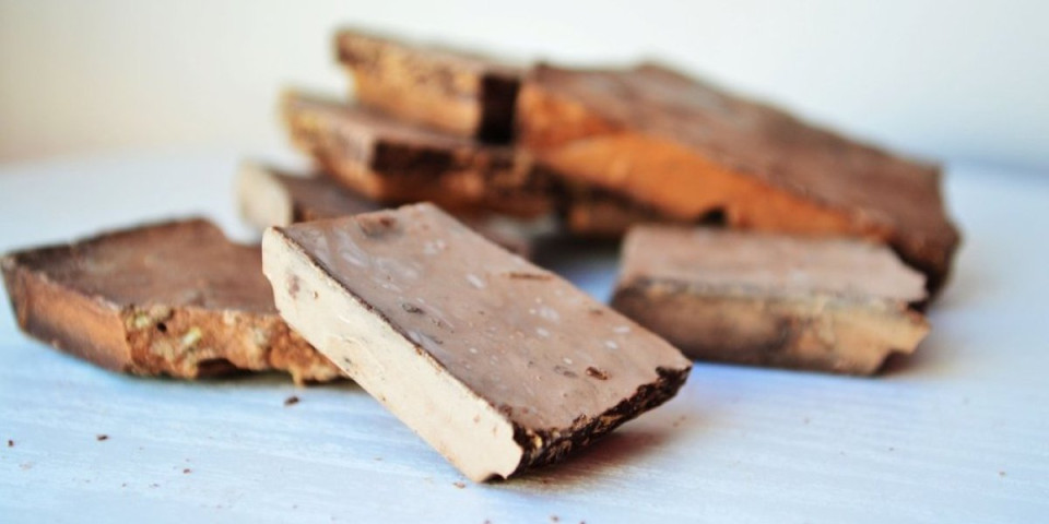 Šta znači kada čokolada pobeli? Stručnjaci otkrivaju da li je bezbedno da je jedete