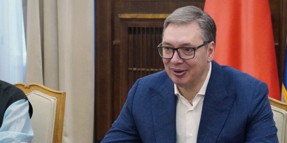 Veličanstveno: Pogledajte kako su Vučića dočekali u Taškentu - slike po čitavom gradu (FOTO)