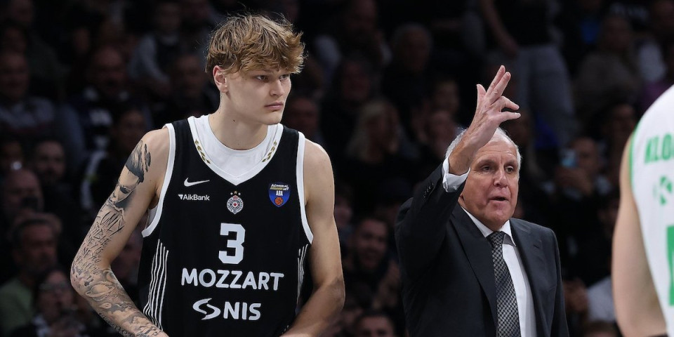 Murinen ćuti, ne sme da pisne - Žoc ga izveo, pa mu očitao lekciju (VIDEO)