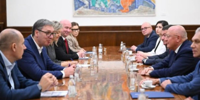 Predsednik Republike Srbije sastao se sa Aleksandrom Gincburgom, direktorom Nacionalnog istraživačkog centra za epidemiologiju i mikrobiologiju „Gamaleja“ i Andrejem Kaprinom, generalnim direktorom Nacionalnog medicinskog istraživačkog centra za radiologiju.