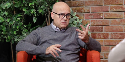 Predsednik Srpske napredne stranke (SNS) i savetnik predsednika za regionalna pitanja Miloš Vučević oglasio se povodom učestalih napada na njegovog sina, kao i na porodicu Aleksandra Vučića protiv koje se godinama sprovode negativne kampanje na njega i njegove najbliže.