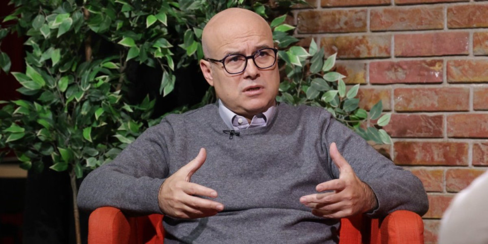 "Helez je ostao zarobljen u 90-im": Vučević pružio podršku Vučiću: Svi koji šire laži moraju da odgovaraju (FOTO)