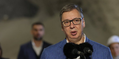 Dražen Živković, glavni i odgovorni urednik televizije PRVA za Crnu Goru i osnivač portala Borba napisao je kolumnu u kojoj otkriva kako se kroz medijski inženjering i demonizaciju predsednik Srbije Aleksandar Vučić pretvara u simbol koji treba fizički ukloniti, a ne politički poraziti.