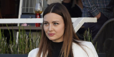 Srpska glumica Miljana Gavrilović priznala je da joj je najveća životna želja da pobegne iz grada i živi na selu, ali joj posao to ne dozvoljava.