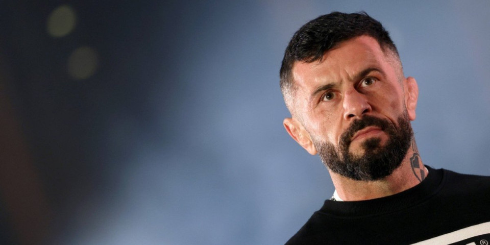 Auuu, brutalno demoliranje - "Teror" razornim udarcima razmontirao Nemca (VIDEO)