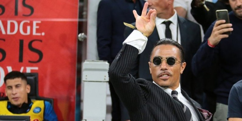 Salt Bae propada: Slava poznatog kuvara na testu - optužen za maltretiranje zaposlenih