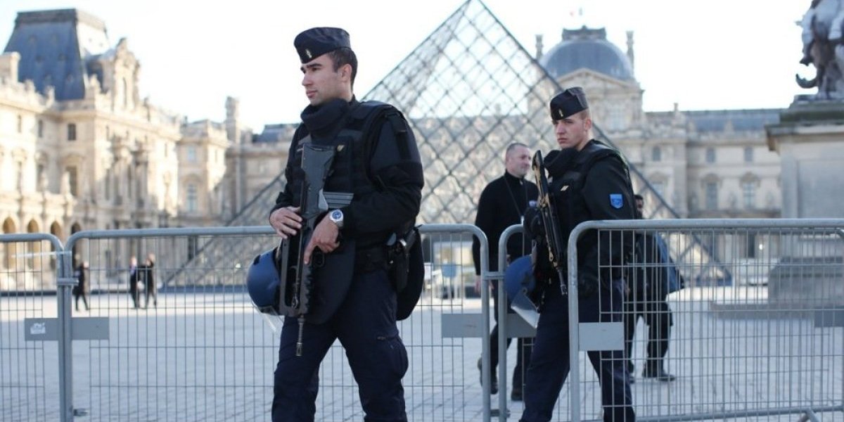 Uhapšen treći osumnjičeni za pljačku Luvra: Policija otkrila šok detalje