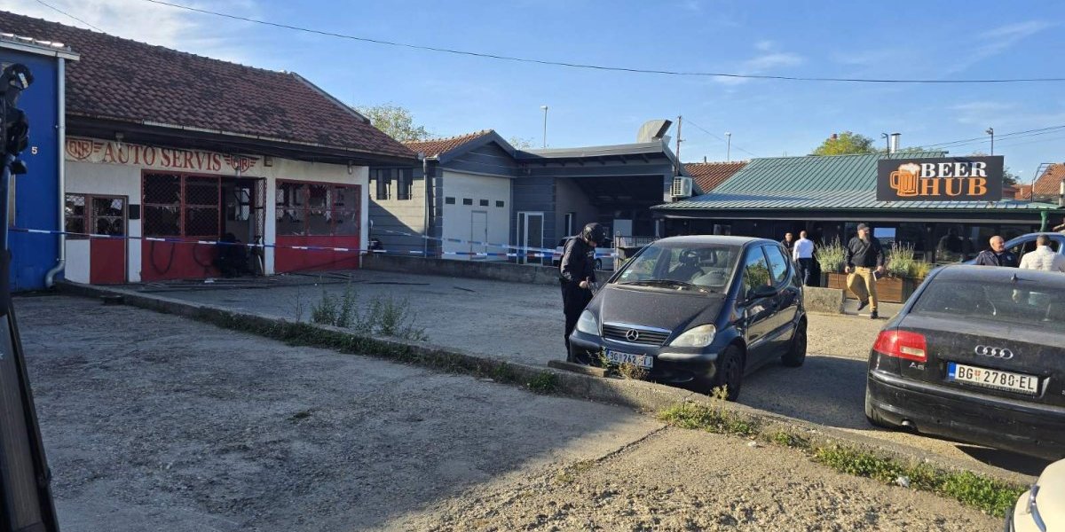 Prvi snimci raznetog auto-servisa: Na vratima ispisano UČK (VIDEO)