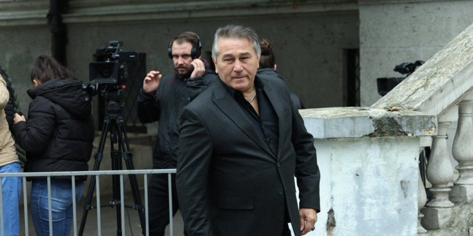 "Tri mlade nisu bile čedne": Pevaču zabranili da peva na romskim svadbama