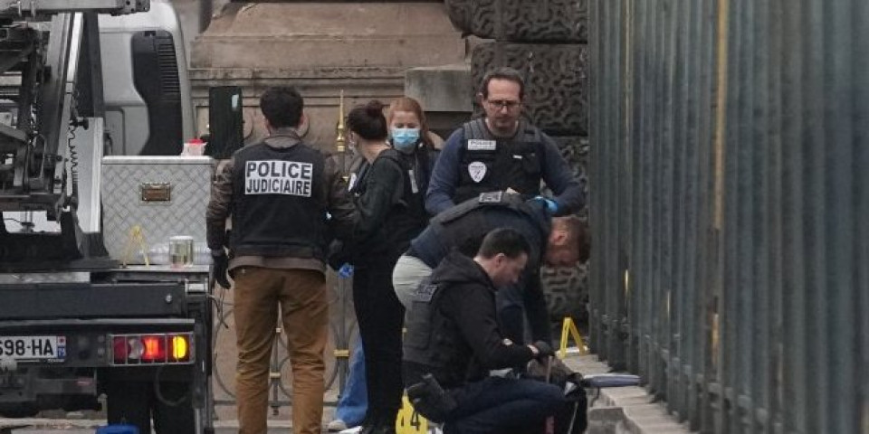 Palo još dvoje osumnjičenih za krađu u Luvru: Jedan je ključan!