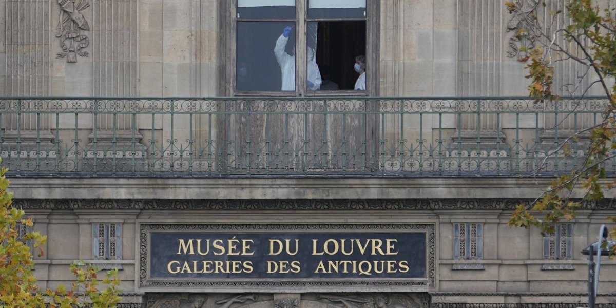 Nevino lice, zlo delo: Žena iz Pariza umešana u krađu dragocenog nakita - ono što je rekla sudiji posebno šokira