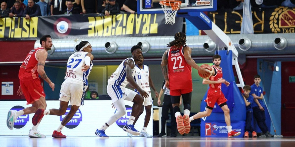 Užas u Italiji - Navijači kamenovali autobus, pa ubili vozača ciglom