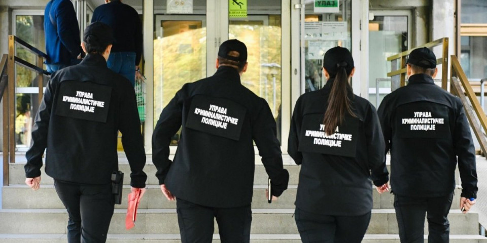 Pao lažni trgovac dragim kamenjem u Novom Sadu: Prevario žrtve za milione dinara