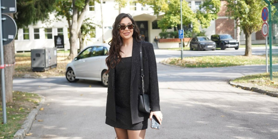 "Ostavilo je jake posledice": Pevačica progovorila o traumi iz detinjstva