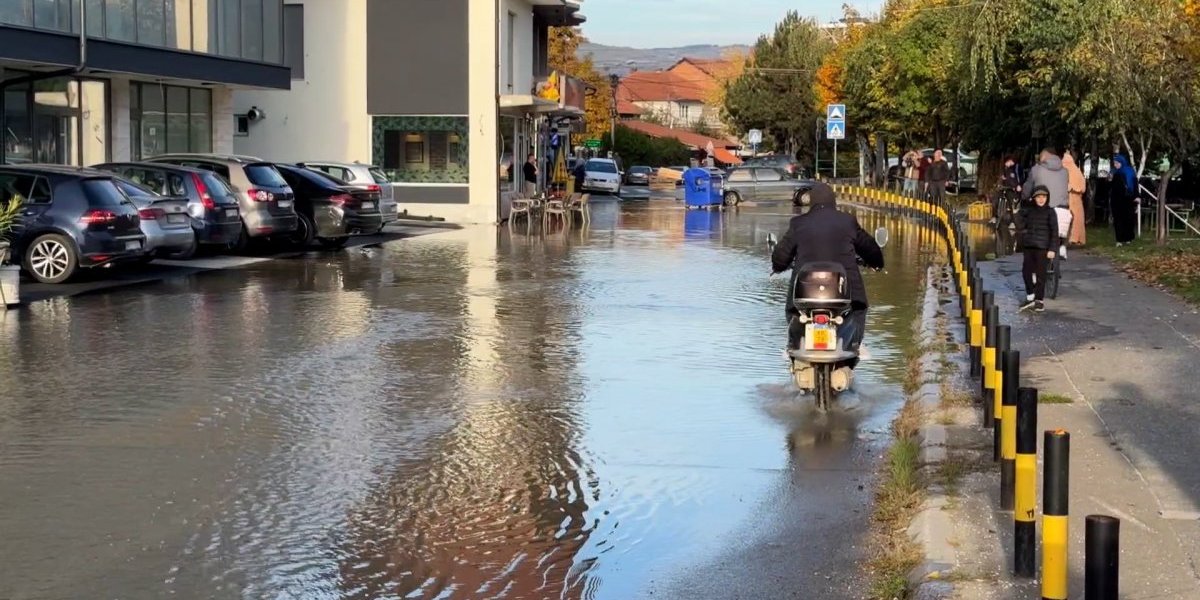 Haos u Novom Pazaru: Vanredno u naselju Poila (VIDEO)