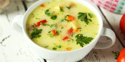 Begova čorba je poznat specijalitet koja se često priprema u svečanim prilikama i osvaja svojim aromatičnim ukusom.