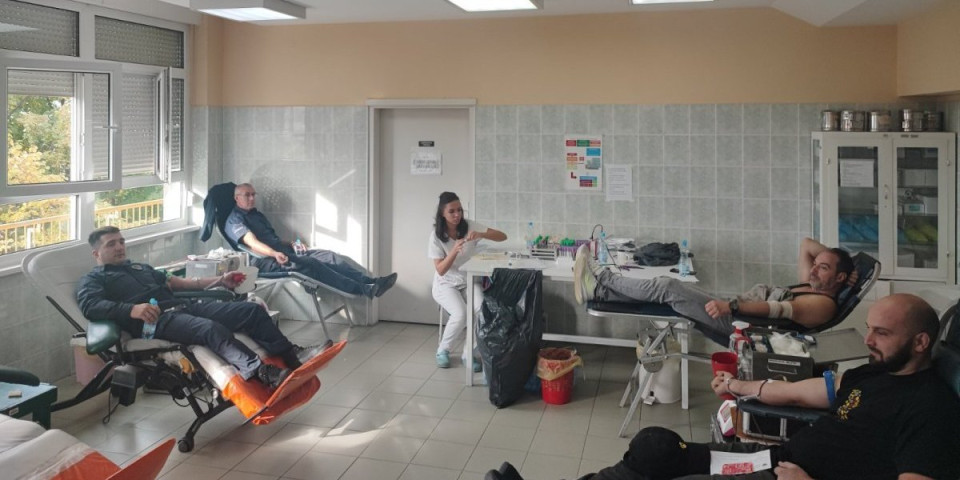 Zaposleni u KPZ Sremska Mitrovica donirali krv za povređene radnike