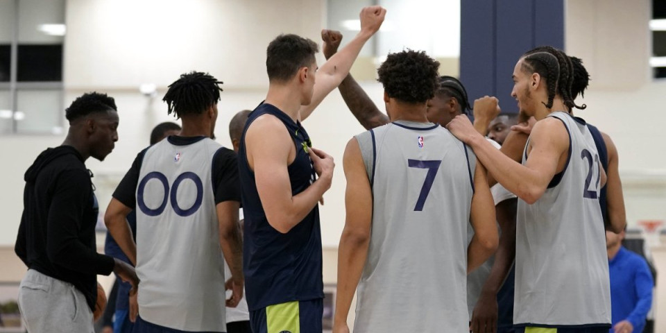 Ovo su "večiti" čekali: NBA timovi se kompletirali, evo koji igrači nemaju angažman