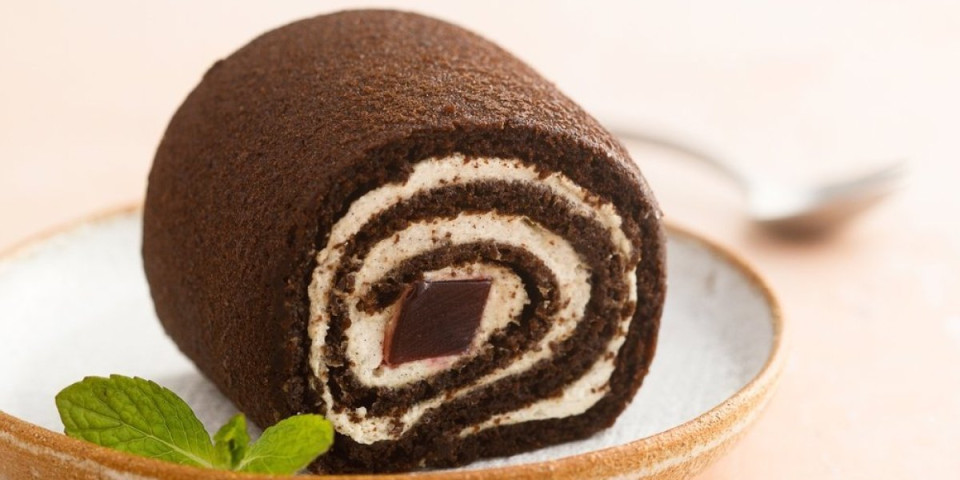 Kolač koji izgleda kao umetničko delo na slavskom stolu: Evo kako da napravite „Paunovo oko"