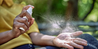 Sastojak koji se nalazi u mnogim sredstvima za dezinfekciju ruku etanol mogao bi uskoro biti zabranjen u Evropskoj uniji zbog sumnje da povećava rizik od raka.