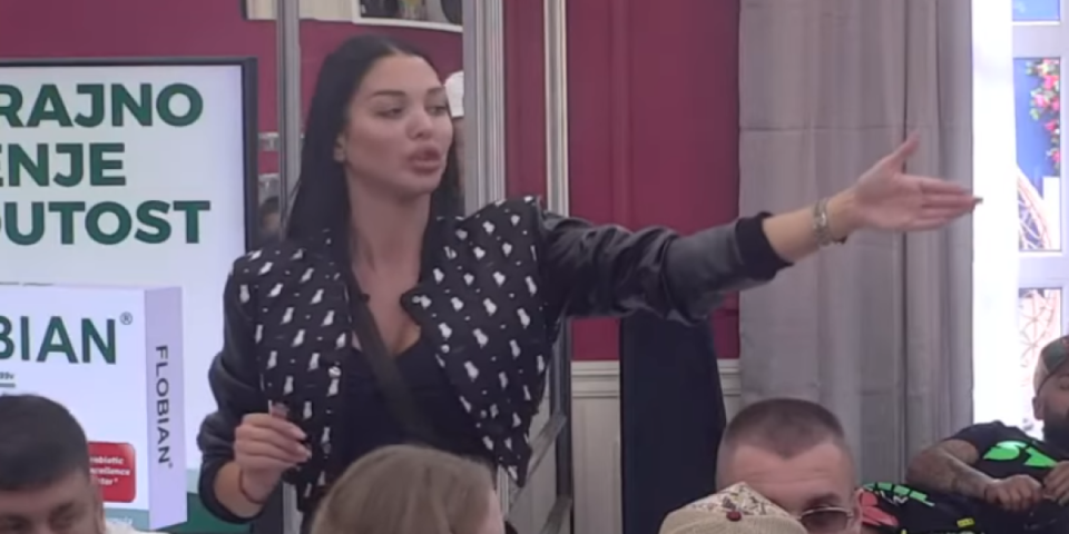 Ne prestaje da se blamira: Maja Marinković doživela nervni slom, pa krenula da nabraja sve bivše