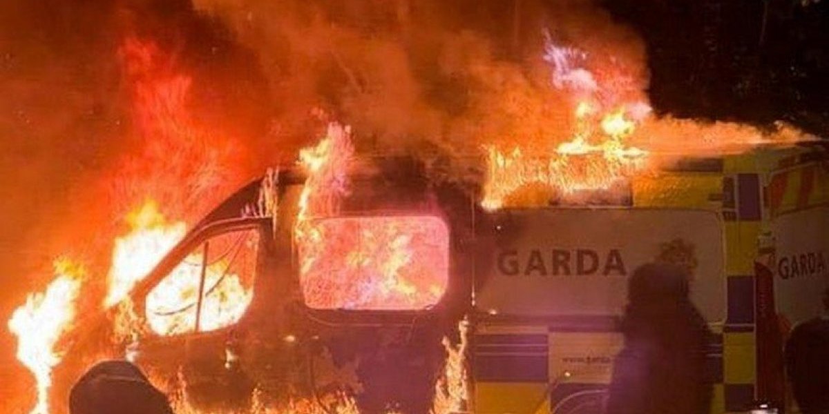 (VIDEO) Migrant silovao devojčicu, demonstranti razaraju grad: Scene strave i užasa na ulicama Dablina