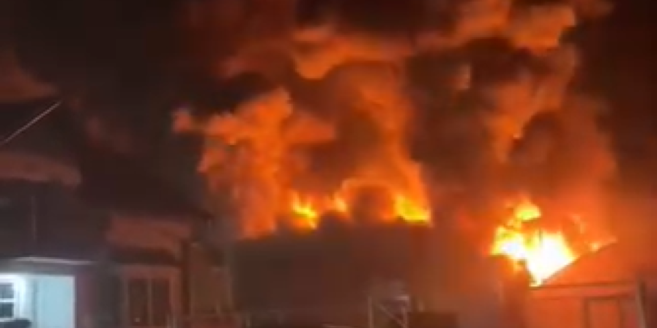 Veliki požar u Veterniku: Evo šta se zapalilo (VIDEO)