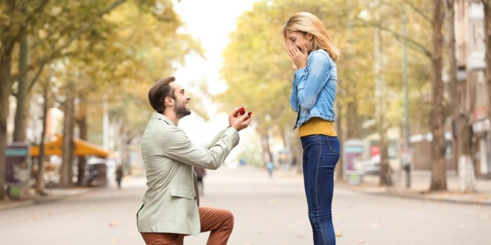 Većina je grešila! Etnolog otkriva na koju ruku se zapravo stavlja verenički prsten