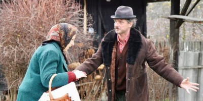 Serija "Selo gori, a baba se češlja", jedna od najgledanijih domaćih serija svih vremena, ponovo se emituje na Prvom programu RTS-a, a njen tvorac i glavni glumac, Radoš Bajić, obeležio je povratak serije dirljivom objavom na Instagramu.