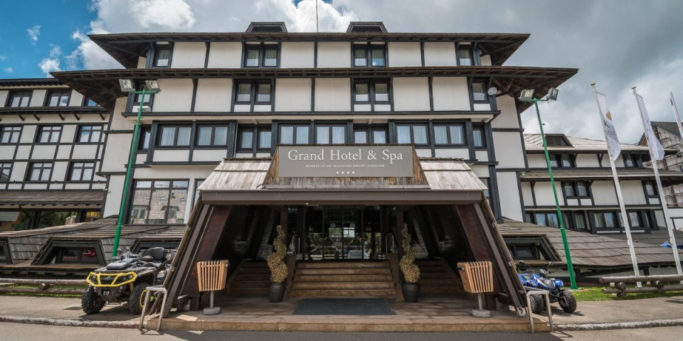 Haos u hotelu "Grand" nakon dojave o bombi: Stamenković sprečavao evakuaciju, pretio i pozivao se na EU