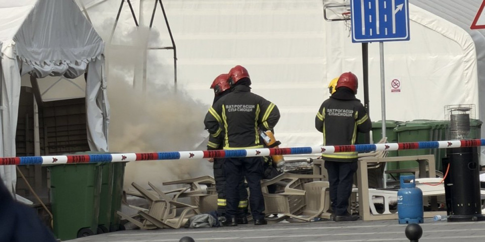 Terorista ulazi sa kantom benzina u šator, a onda puca u čoveka: Pogledajte snimak terorističkog napada ispred Skupštine (FOTO/VIDEO)
