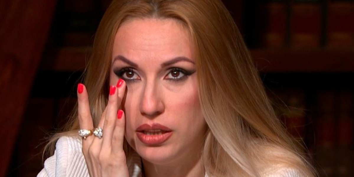 Rada u kandžama vradžbina: Zatekla kokošje jaje i sveću vezanu crvenim koncem