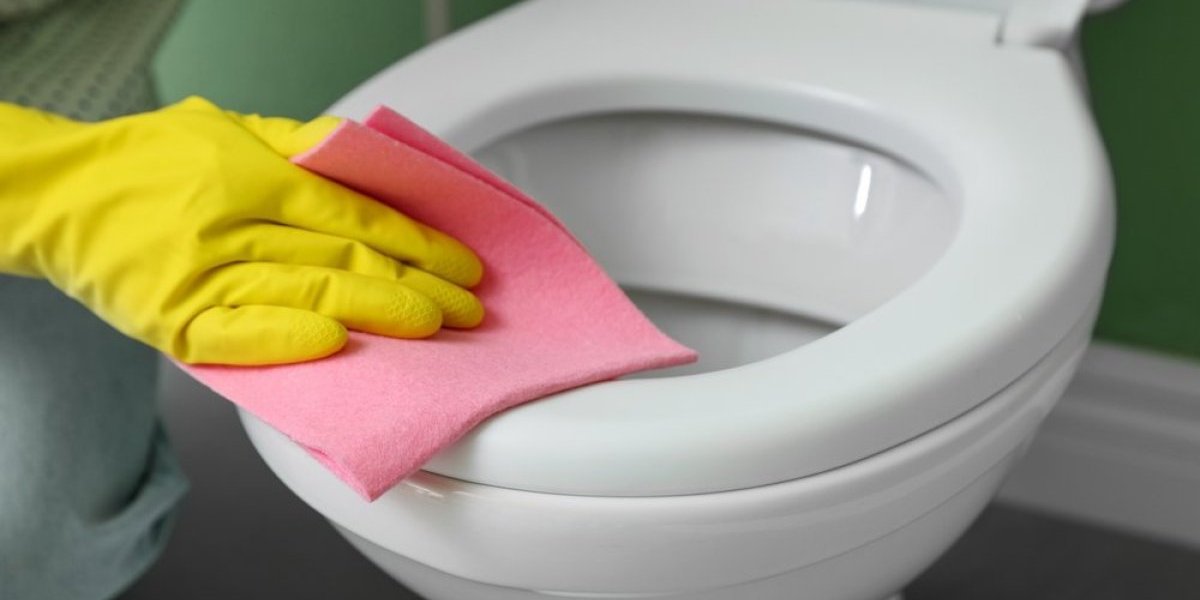 Žute mrlje od urina sa WC daske nestaće u trenu: Namažite ovu smesu i šolja će zablistati punom belinom