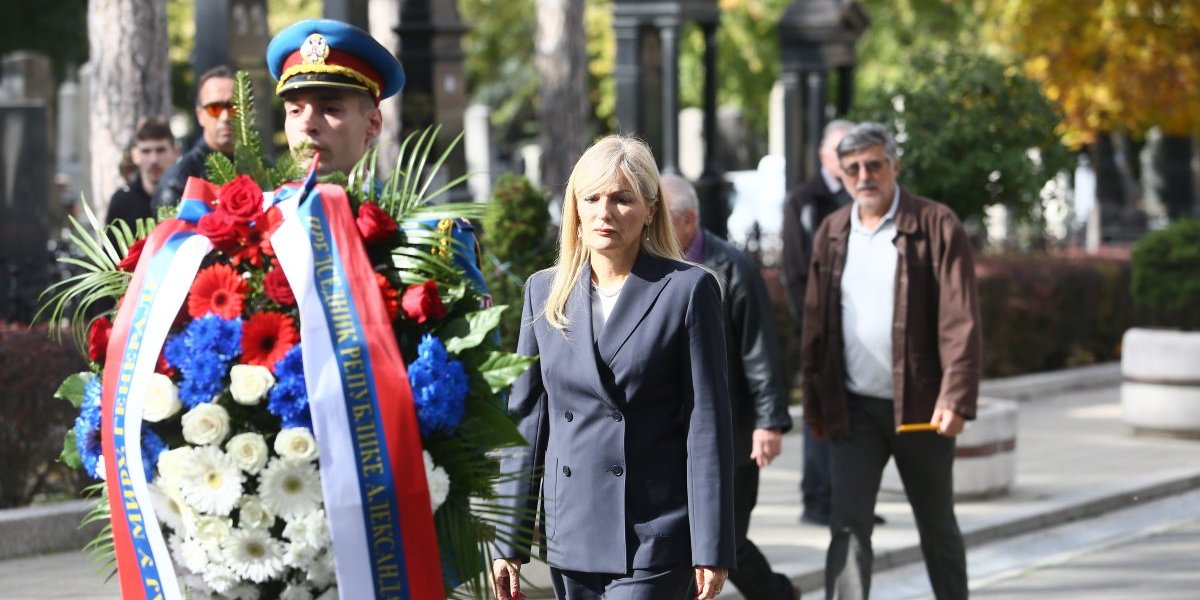 Venac koji je poslao predsednik Vučić