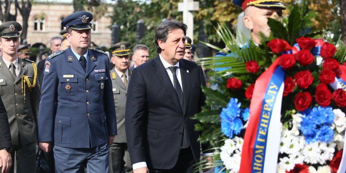 Ministar Gašić na sahrani Pavkovića