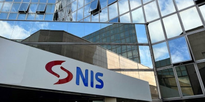 Kompanija NIS isplaćuje 22. oktobra 2025. godine dividendu akcionarima iz dobiti ostvarene u 2024. godini, osim akcionarima za koje je, u skladu sa odlukom Odbora direktora NIS a.d. Novi Sad, isplata privremeno odložena do njihovog isključenja sa SDN liste Ministarstva finansija SAD.