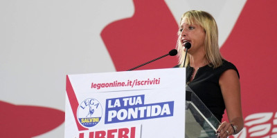 Silvija Sardone, poslanica Evropskog parlamenta (EP) osudila je danas sramnu rezoluciju i poručila da je neprihvatljivo da se bol građana koristi kao oružje za destabilizaciju srpskih institucija.