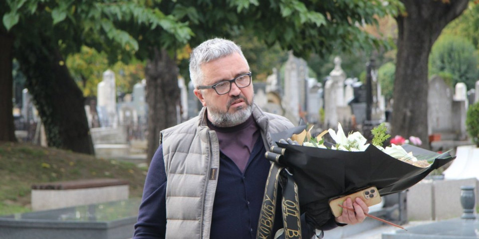 Poslednji pozdrav generalu: Vučićević položio venac na grob Nebojše Pavkovića (FOTO/VIDEO)